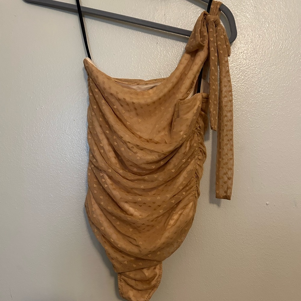 NBD/REVOLVE Size Sm One Shoulder Bodysuit